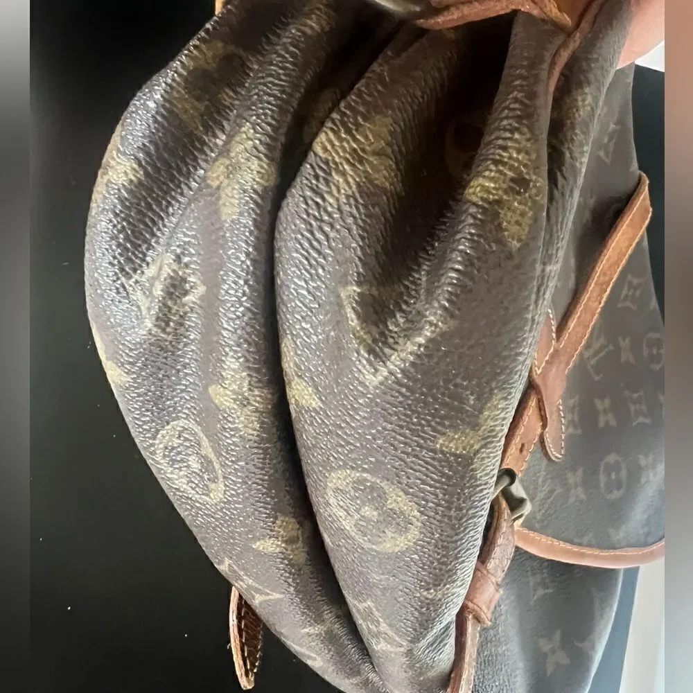 AUTH LOUIS VUITTON MONOGRAM SAUMUR 30 CROSSBODYBAG